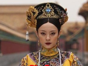 深度攻略《86》（探索《86》的故事线索、角色关系和战争谜团）
